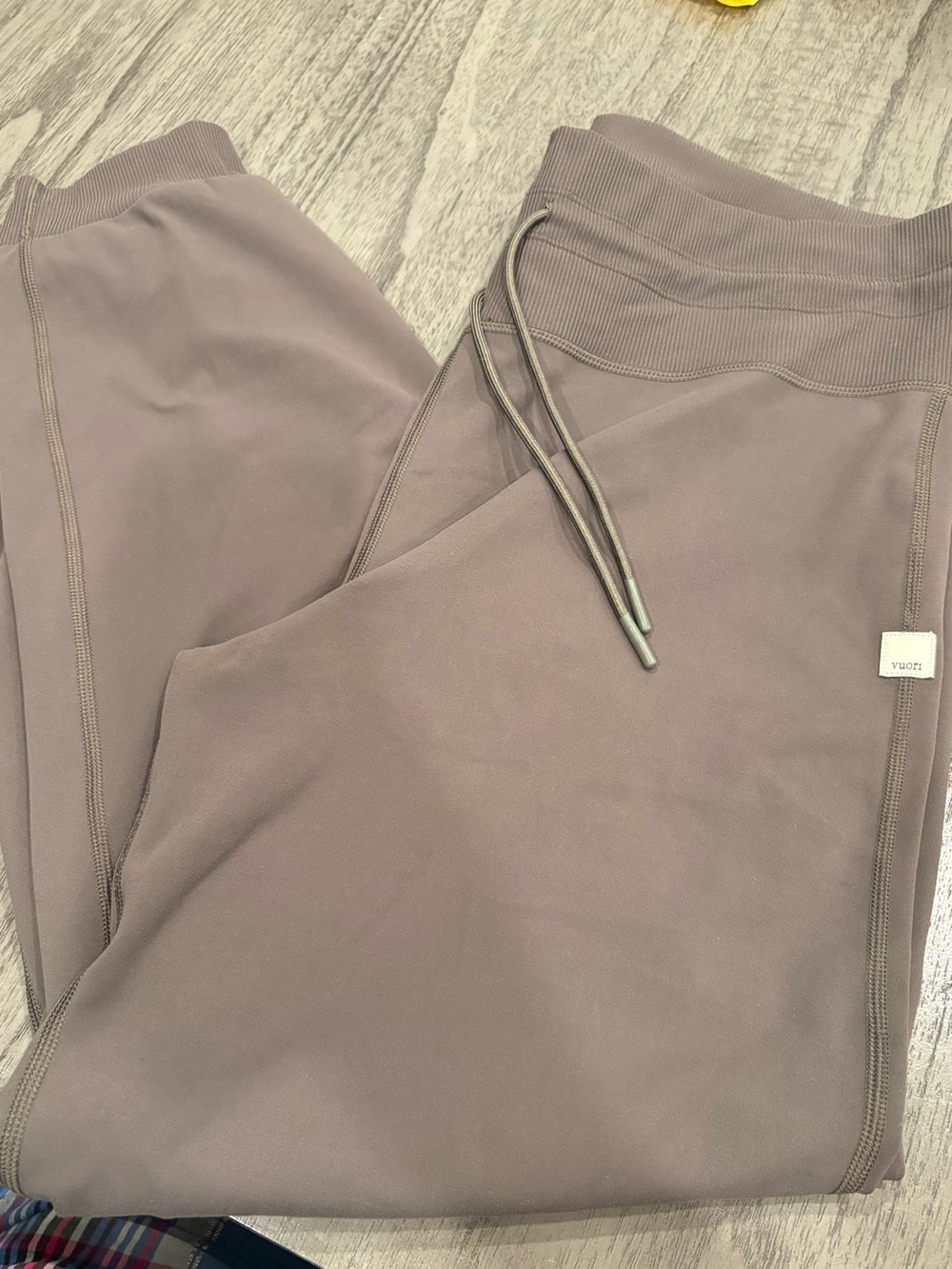 * Vuori daily jogger women’s Stretch Drawstring Leggings in smoke XL